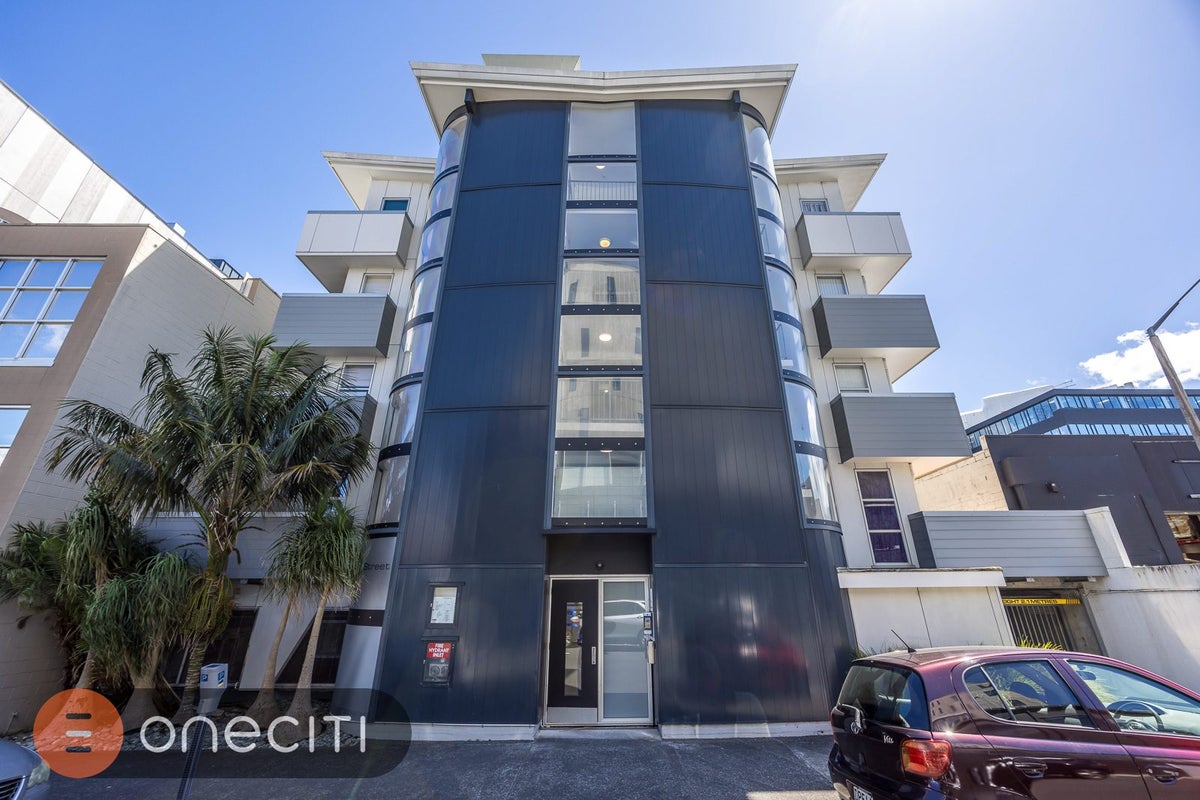 31/8 Clayton Street, Newmarket, Auckland - Carousel 7