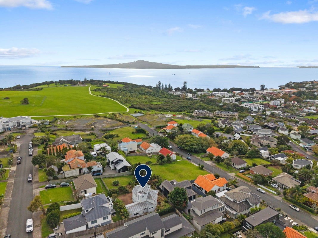 49A Te Arawa Street, Orakei, Auckland - Carousel 1
