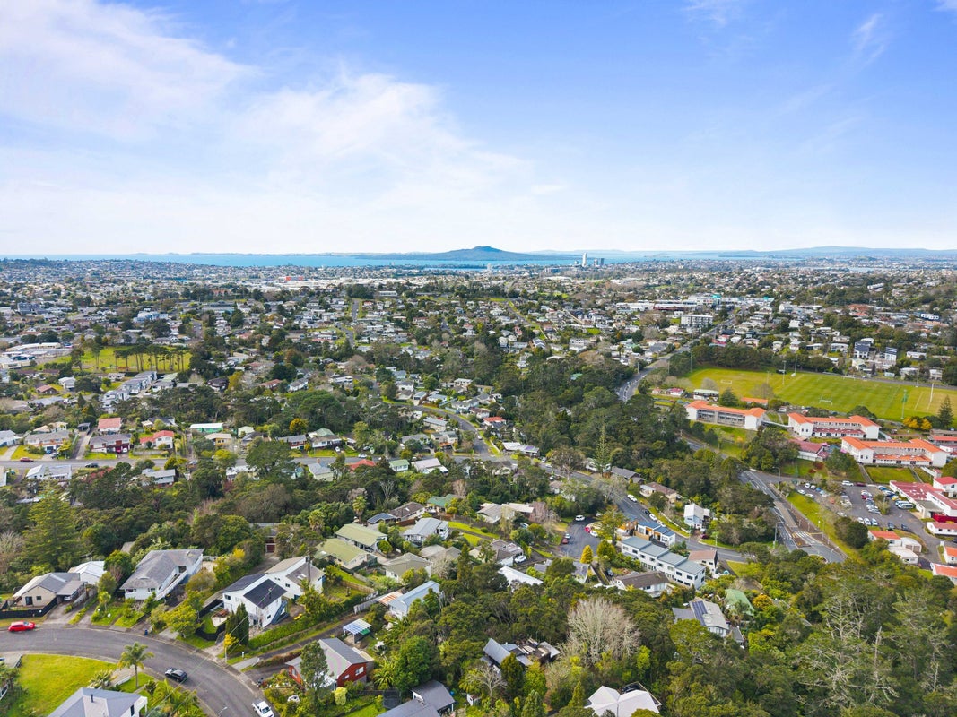 2A McQuoid Place, Glenfield, Auckland - Carousel 17