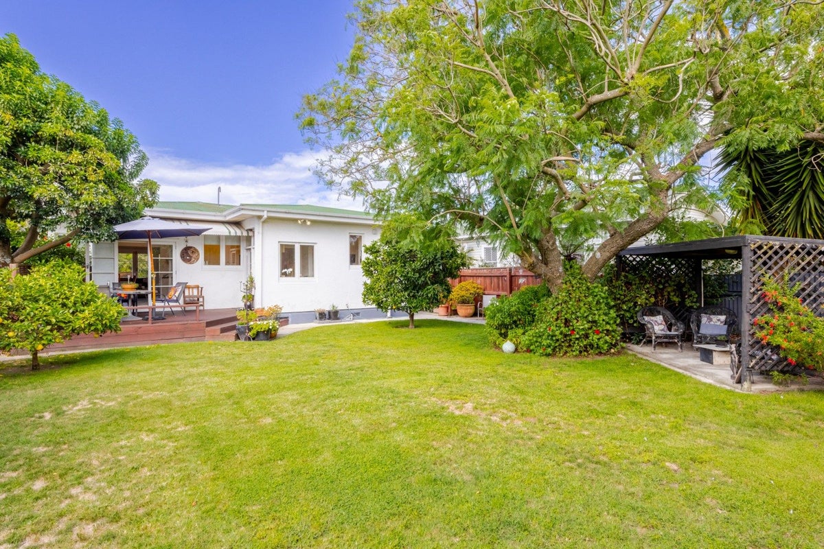 810 Frederick Street West, Mahora, Hastings - Carousel 1