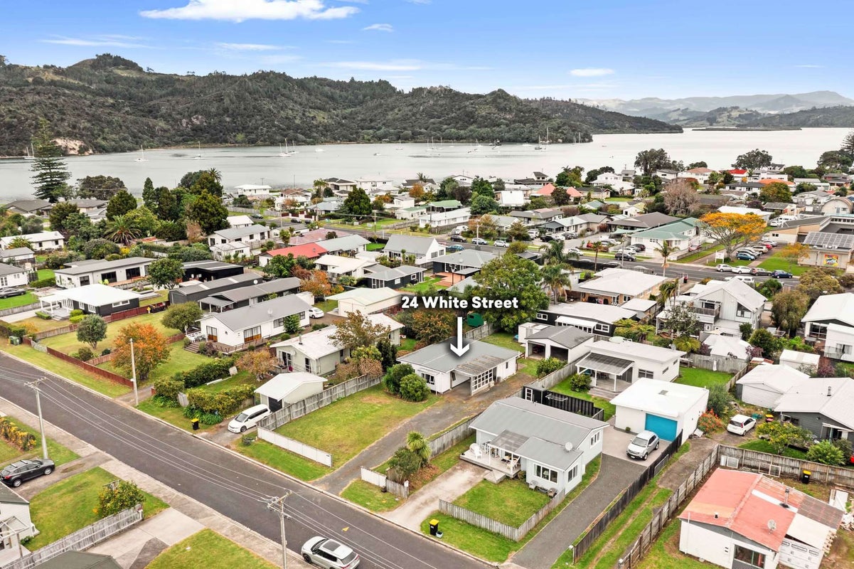 24 White Street, Whitianga, Whitianga - Carousel 1