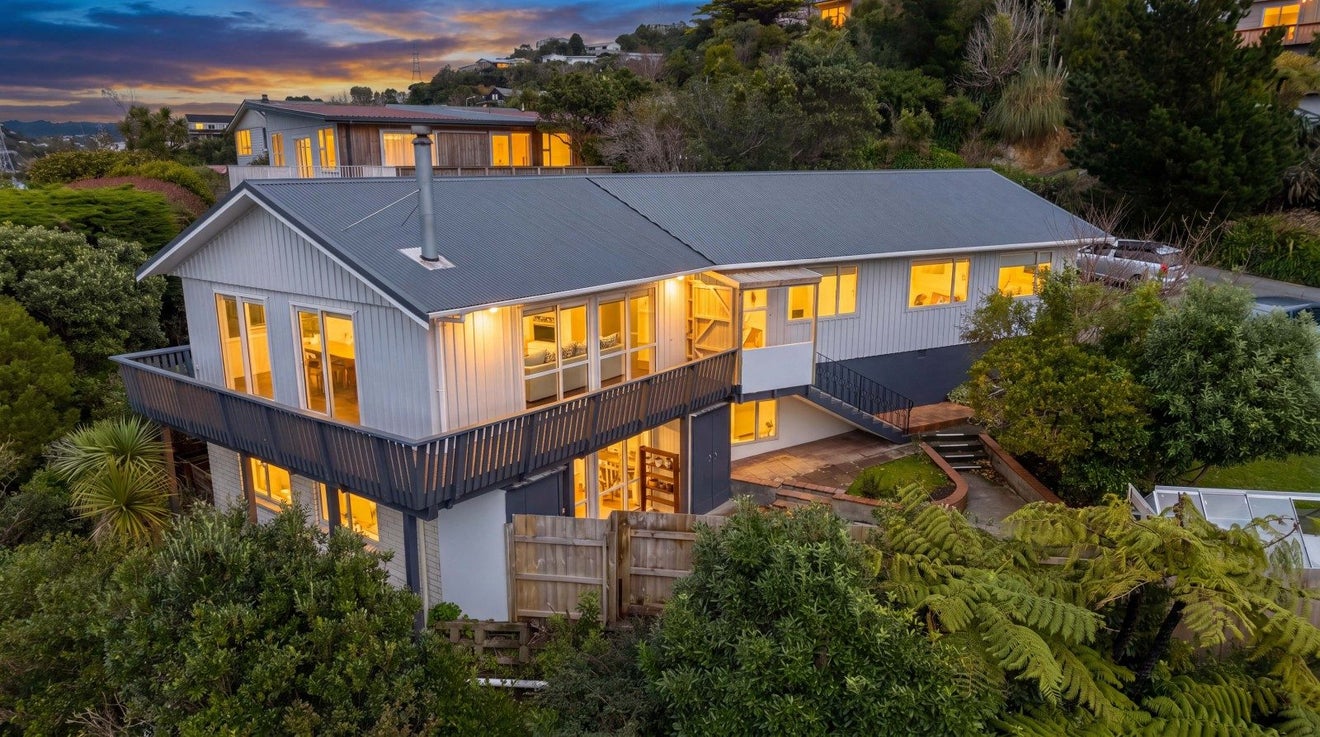 51 Winston Street, Crofton Downs, Wellington - Carousel 1