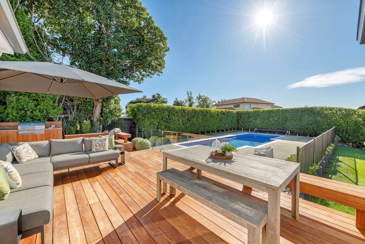 8 Julia Way, Beachlands, Auckland - Carousel 1