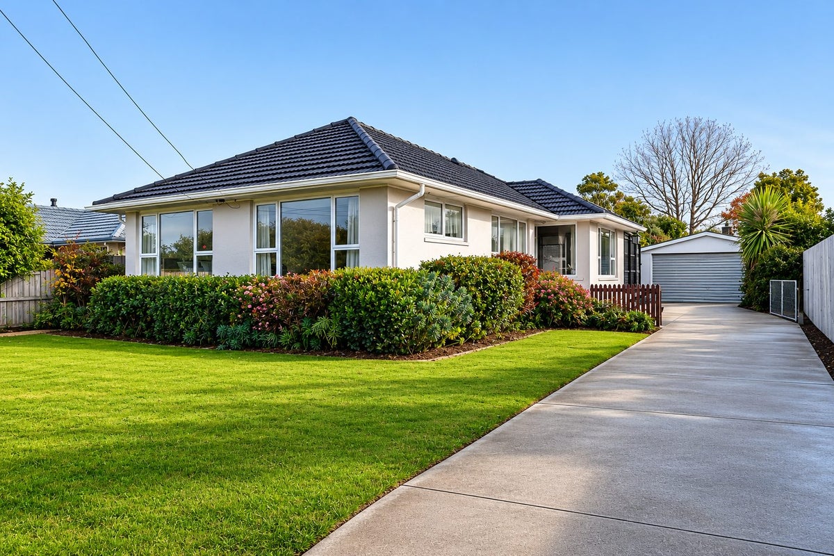 15 Pembroke Street, Avondale, Christchurch - Carousel 1