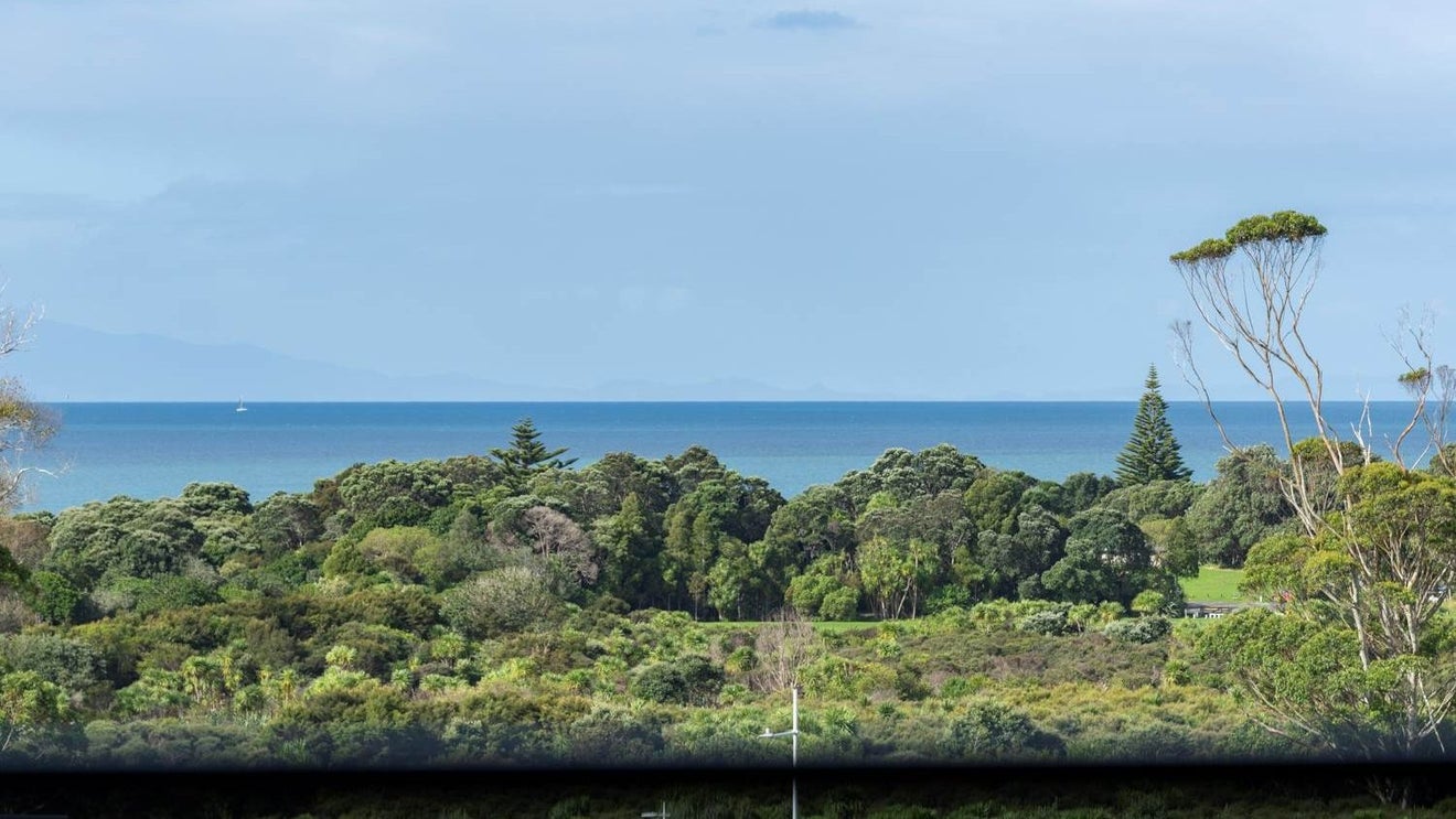 19 Humenga Place, Long Bay, Auckland - Carousel 1