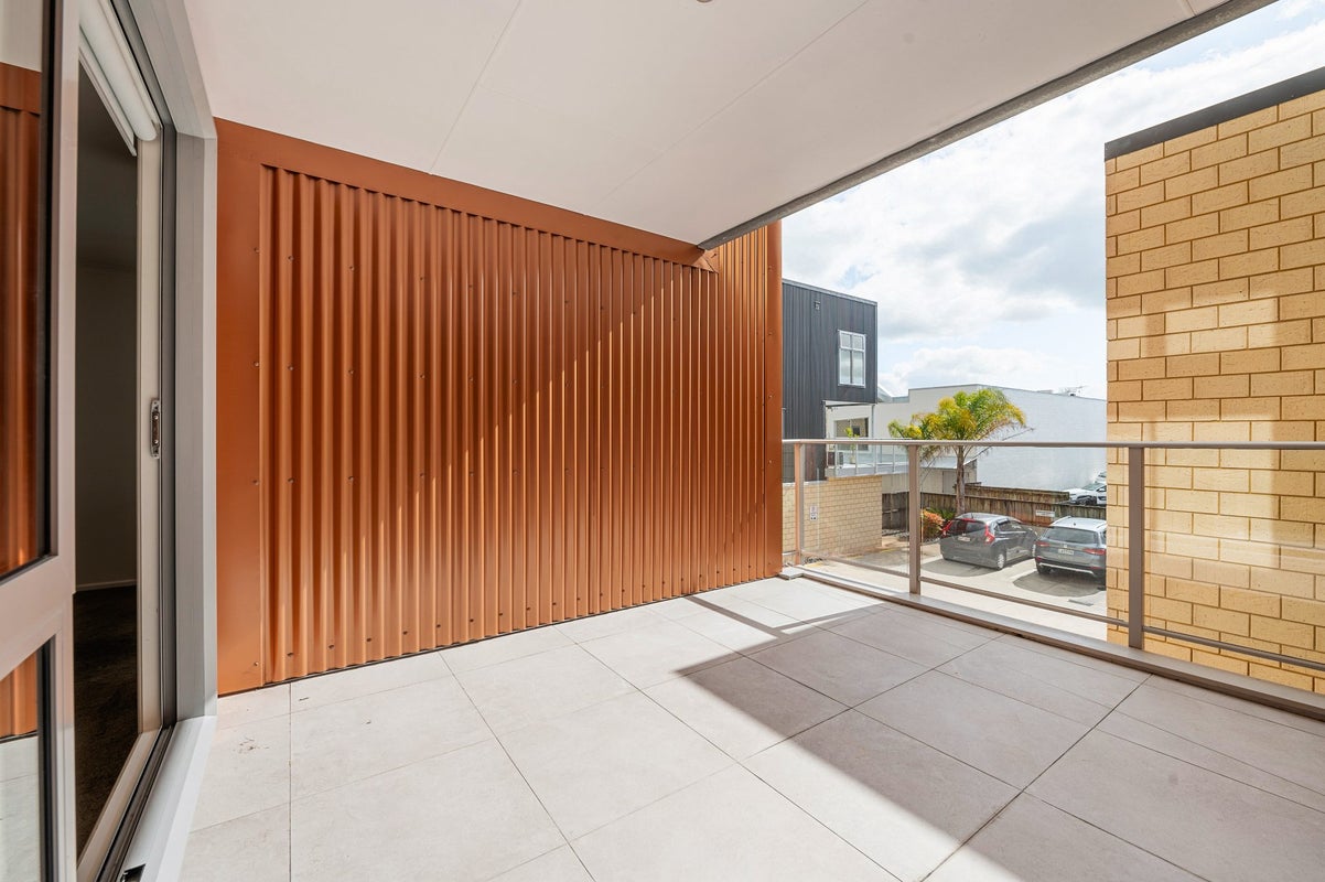 5/7 Vialou Street, Hamilton Central, Hamilton - Carousel 2