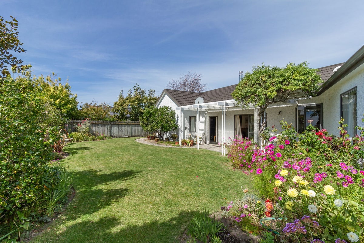 13 Bishops Close, Greenmeadows, Napier - Carousel 16
