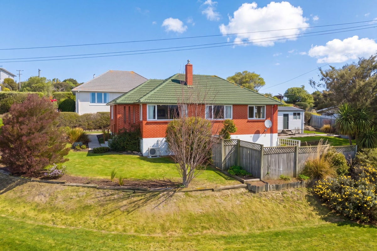 4 Eastbank Street, Waverley, Dunedin - Carousel 1