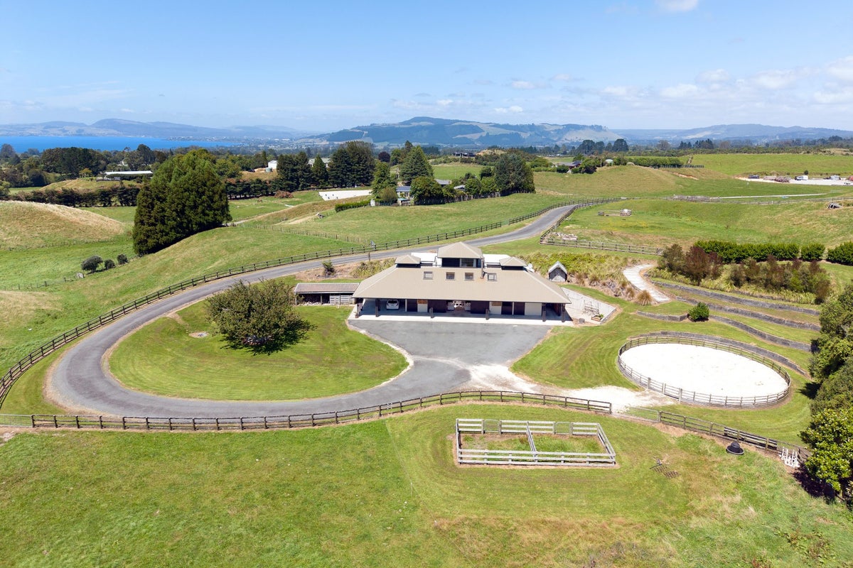 18 Scott Douglas Drive, Rotorua - Carousel 2