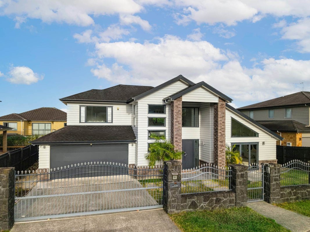 11 Mulroy Place, Pinehill, Auckland - Carousel 1