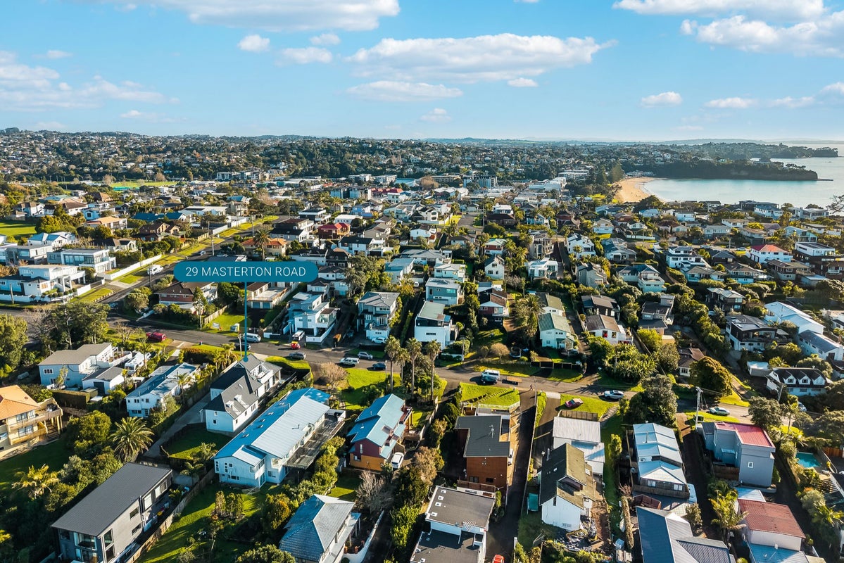 29 Masterton Road, Rothesay Bay, Auckland - Carousel 29