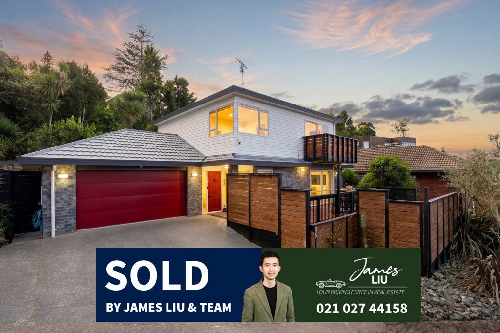 86 Crestview Place, Browns Bay, Auckland - Carousel 1