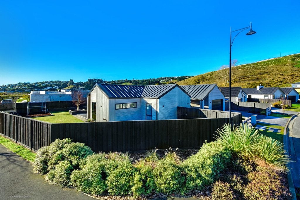 1 Carex Rise, Cracroft, Christchurch - Carousel 26