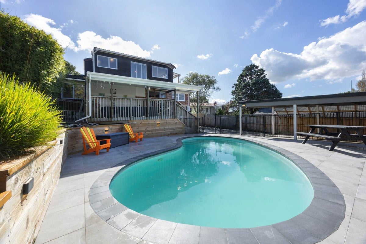 36 Avonleigh Road, Green Bay, Auckland - Carousel 2