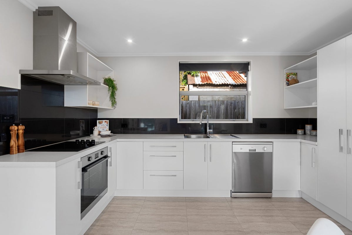 8A England Street, Phillipstown, Christchurch - Carousel 2