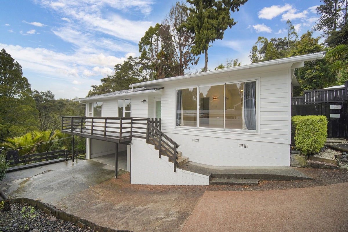 200 Godley Road, Titirangi, Auckland - Carousel 11