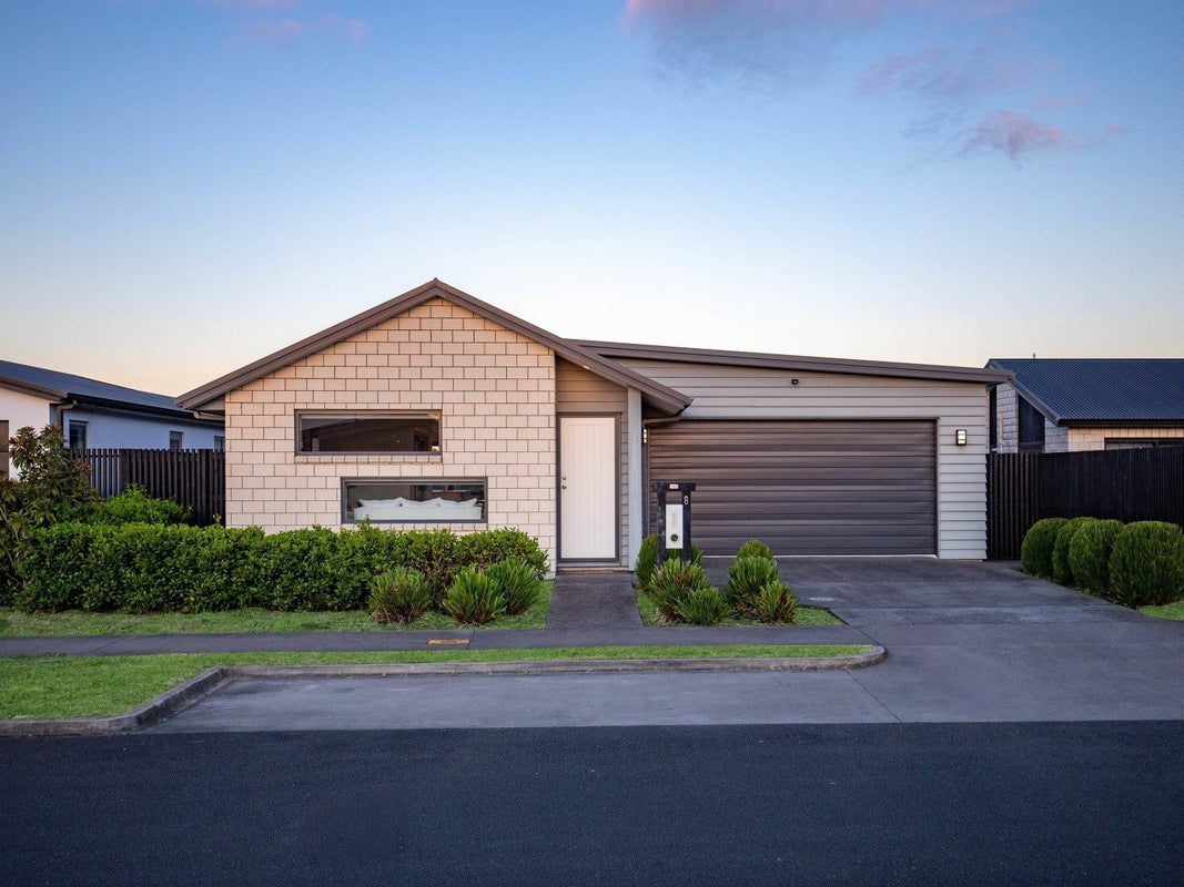 8 Probert Crescent, Chartwell, Hamilton - Carousel 1