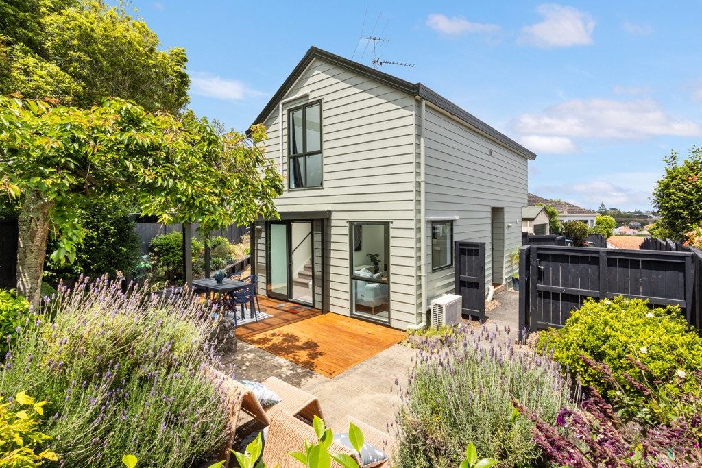 20B Milliken Avenue, Mount Roskill, Auckland - Carousel 1