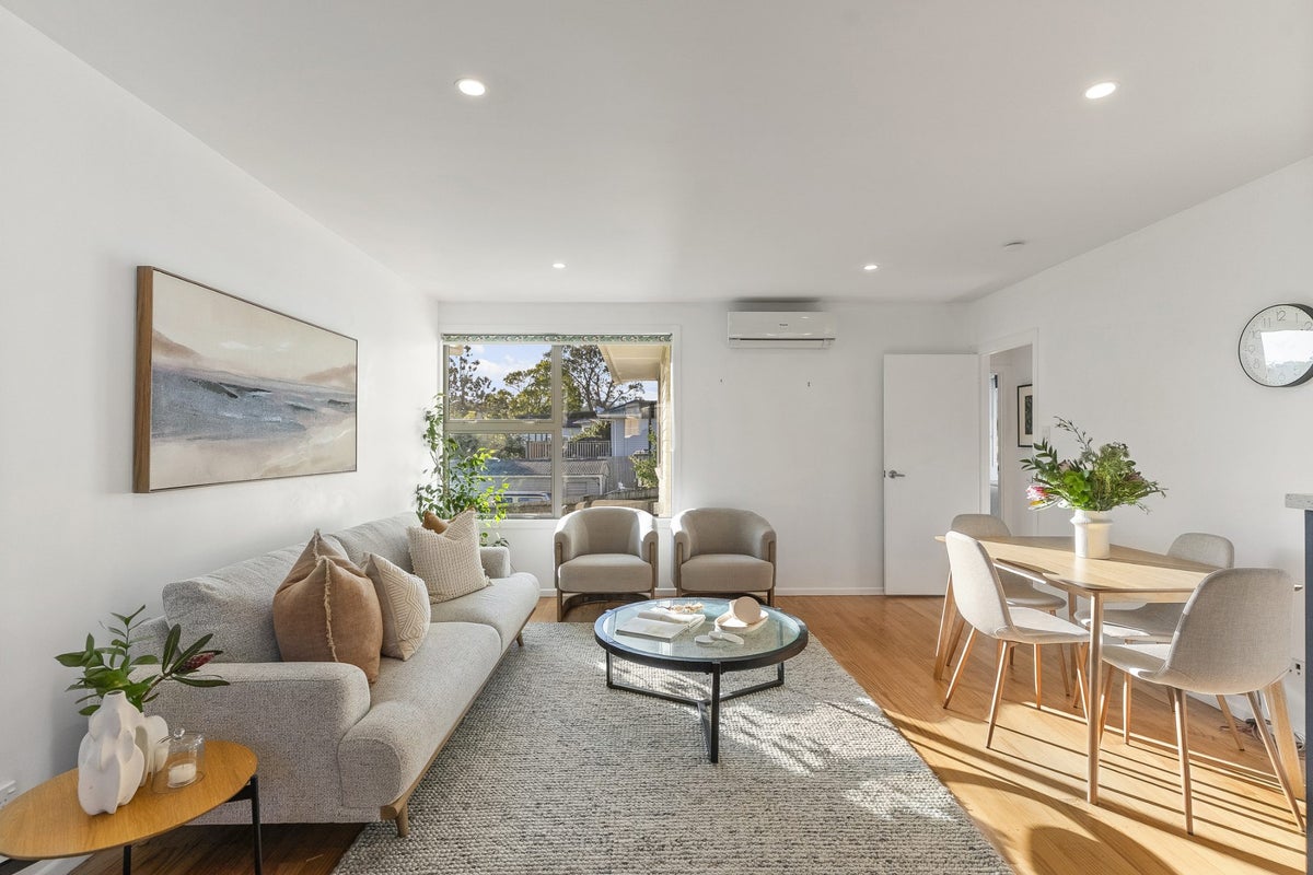 9 Paragon Avenue, Beach Haven, Auckland - Carousel 2