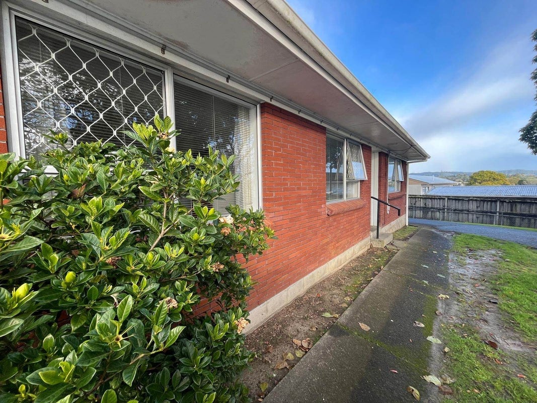 1/7 Seakens Way, Glen Eden, Auckland - Carousel 1