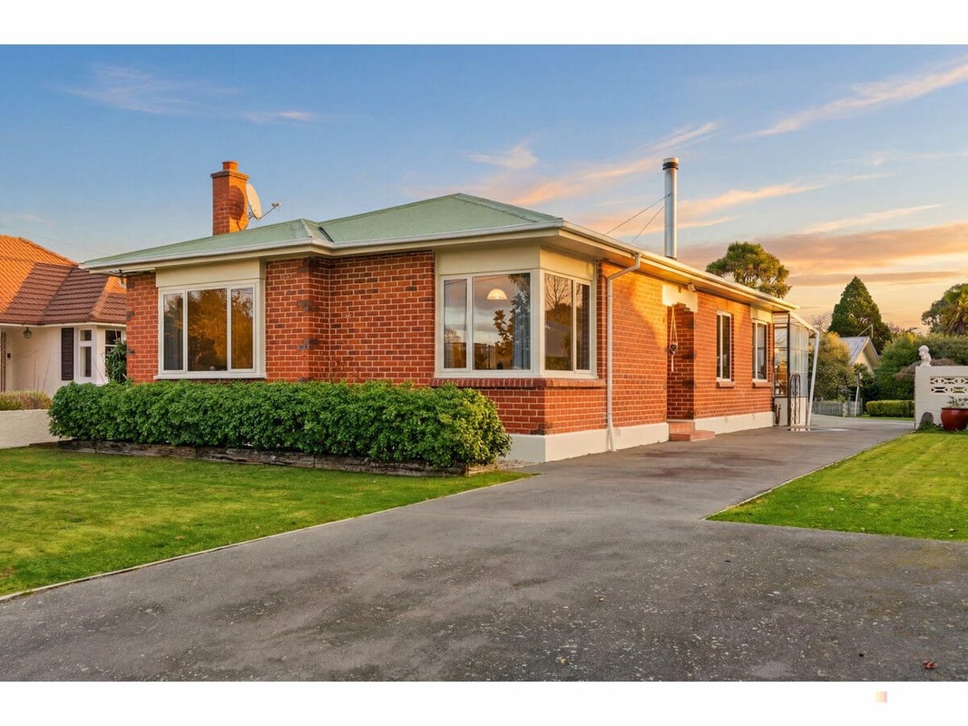 8 Athol Place, Highfield, Timaru - Carousel 1