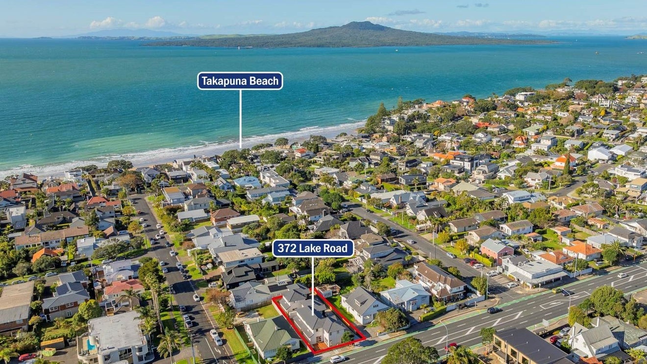 372B Lake Road, Takapuna, Auckland - Carousel 1
