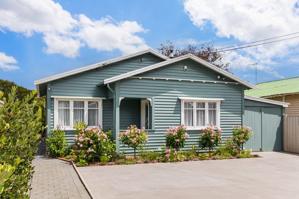 41 Royal Street, Upper Hutt Central, Upper Hutt - Carousel 2