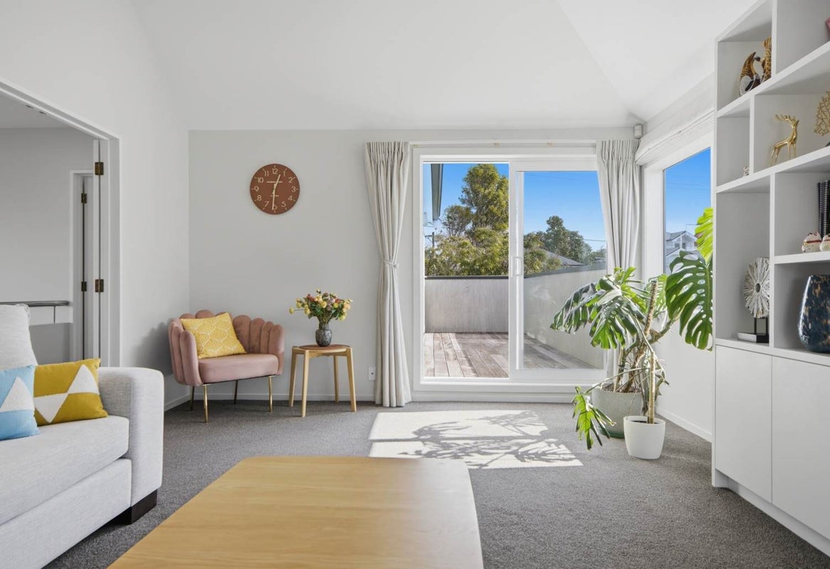 2/20 Tui Glen Road, Birkenhead, Auckland - Carousel 2