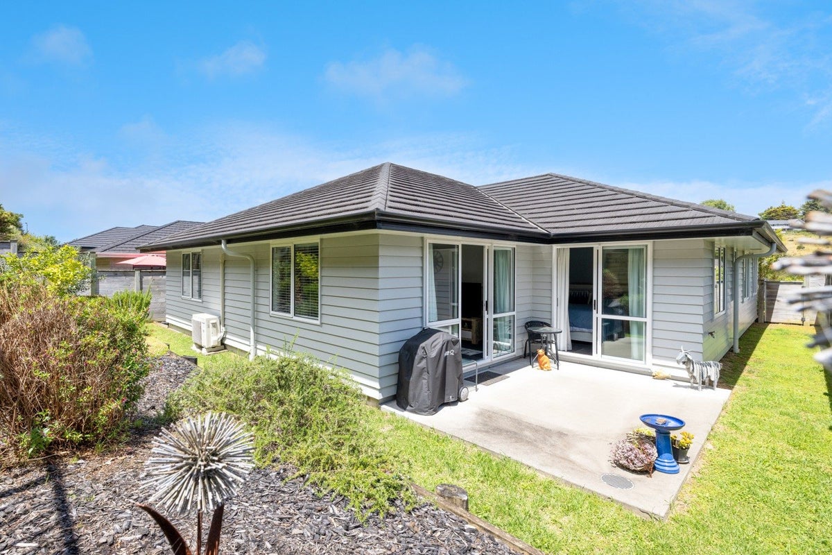 12 Ella Anne Crescent, Warkworth, Warkworth - Carousel 2
