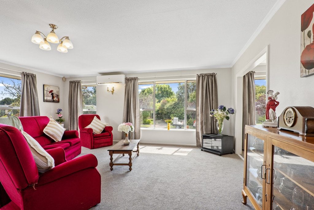 57 Warren Crescent, Hillmorton, Christchurch - Carousel 2