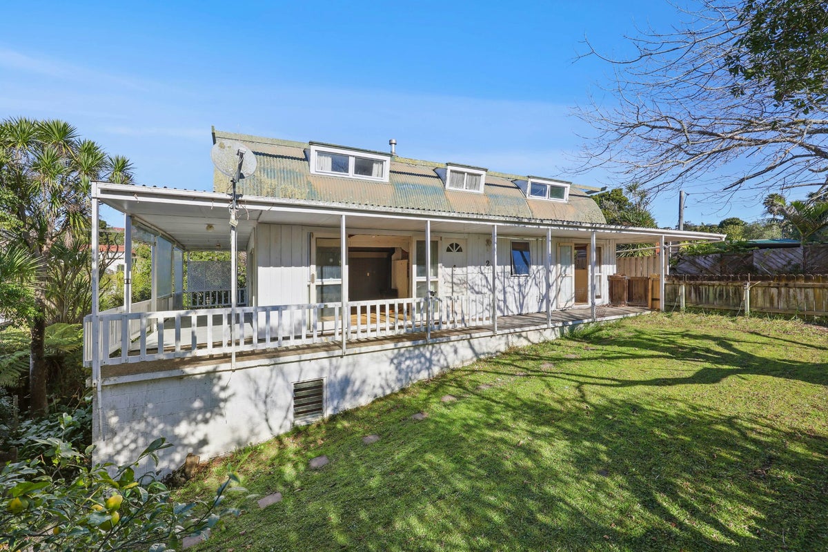 28 Montana Avenue, Murrays Bay, Auckland - Carousel 1