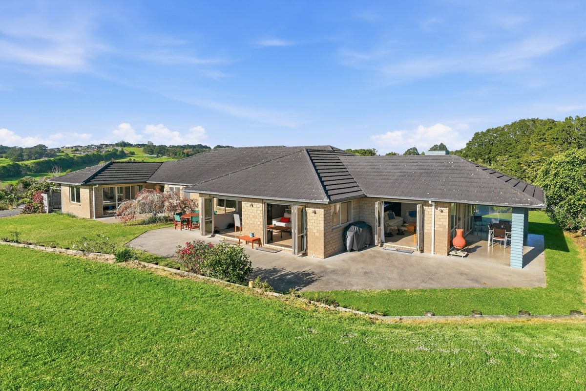 630 Crane Road, Kauri, Kamo - Carousel 1