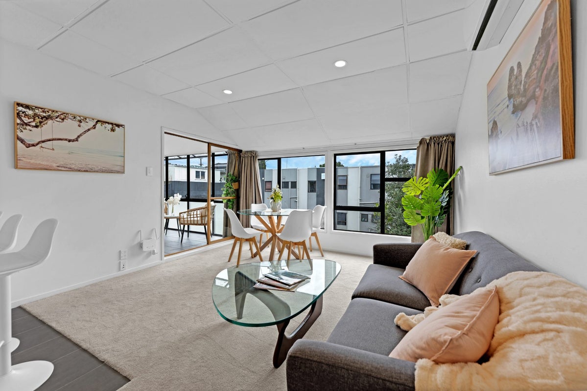 11/56 Ferndale Road, Mount Wellington, Auckland - Carousel 1
