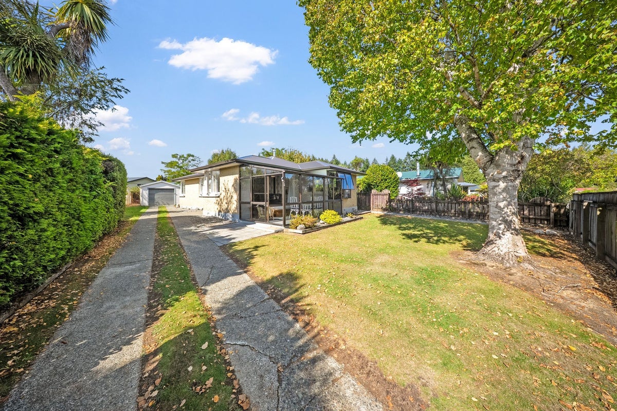 110 Quintin Drive, Te Anau, Te Anau - Carousel 1