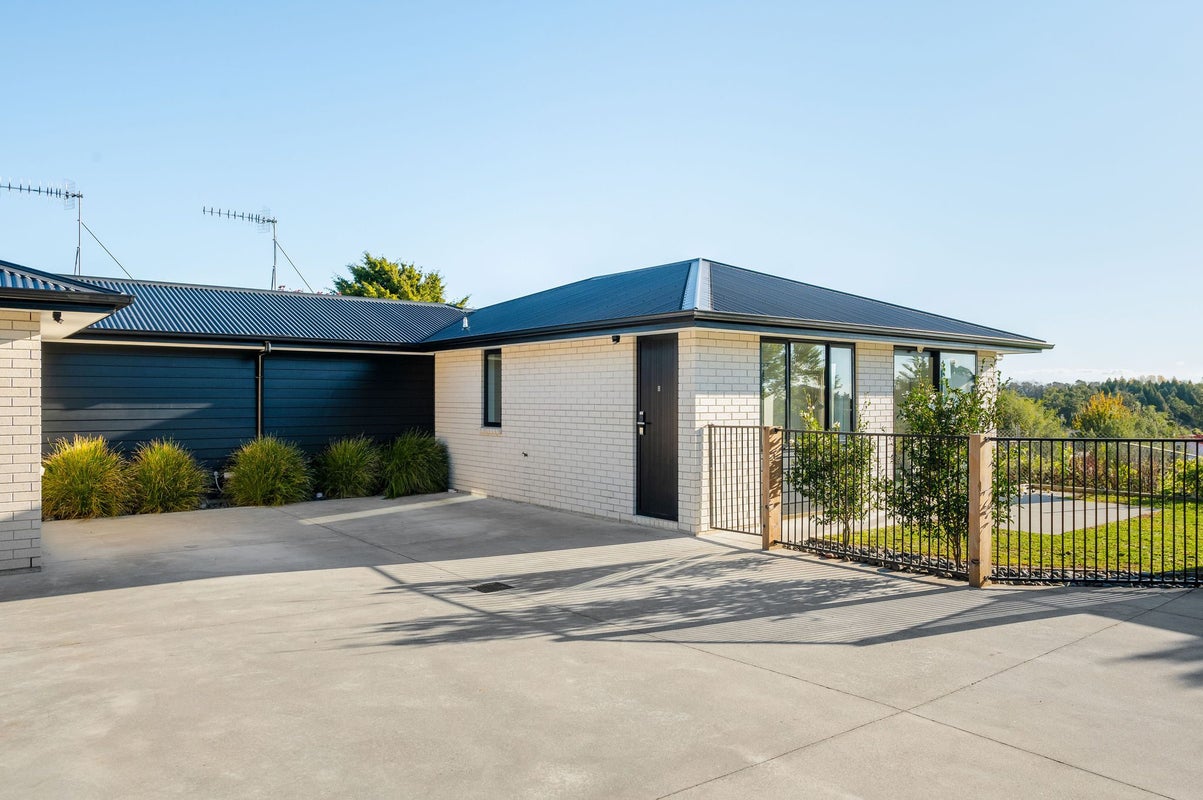 98D Forest Lake Road, Forest Lake, Hamilton - Carousel 1