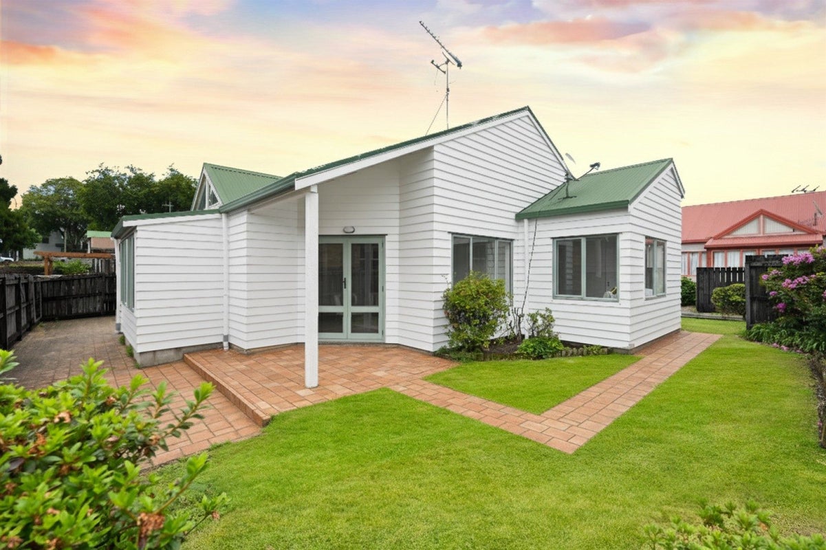 68A Palmerston Street, Hamilton Central, Hamilton - Carousel 1
