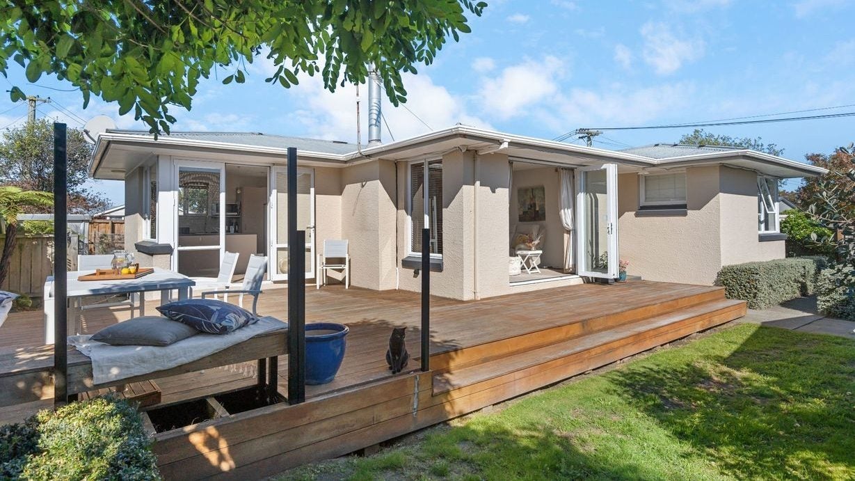 69 Vardon Crescent, Shirley, Christchurch - Carousel 1