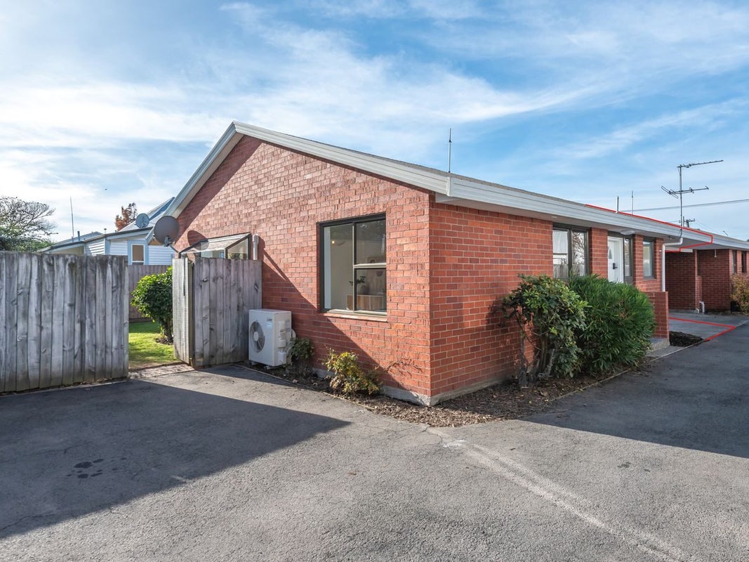 2/61 Caledonian Road, St Albans, Christchurch - Carousel 16