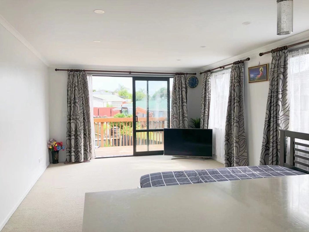 2/65E Metcalfe Road, Ranui, Auckland - Carousel 2