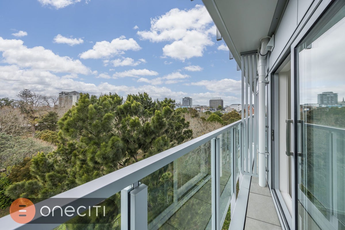 8D/14 Upper Queen Street, Newton, Auckland - Carousel 9
