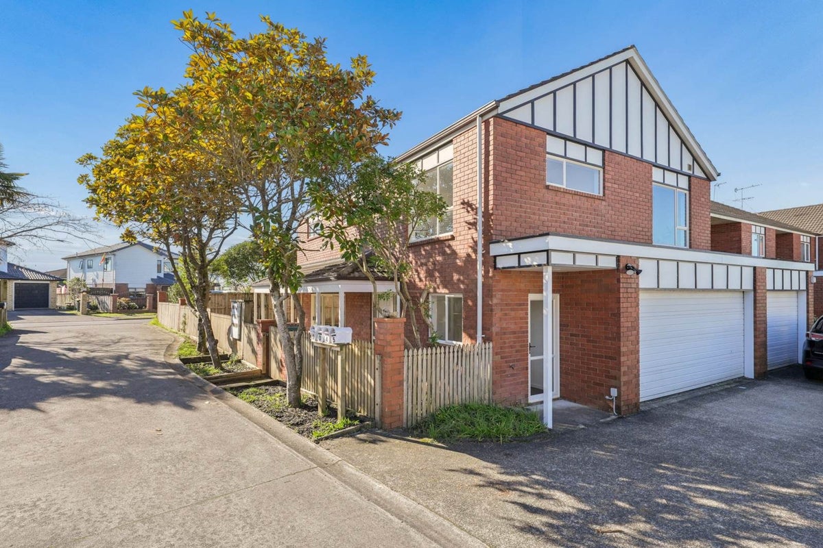 1/23 Charlenne Close, Ranui, Auckland - Carousel 2