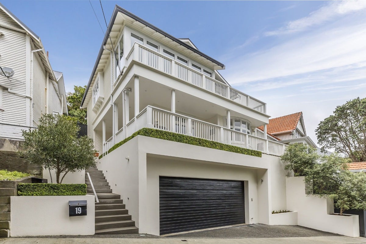 19 Lower North Terrace, Kelburn, Wellington - Carousel 2