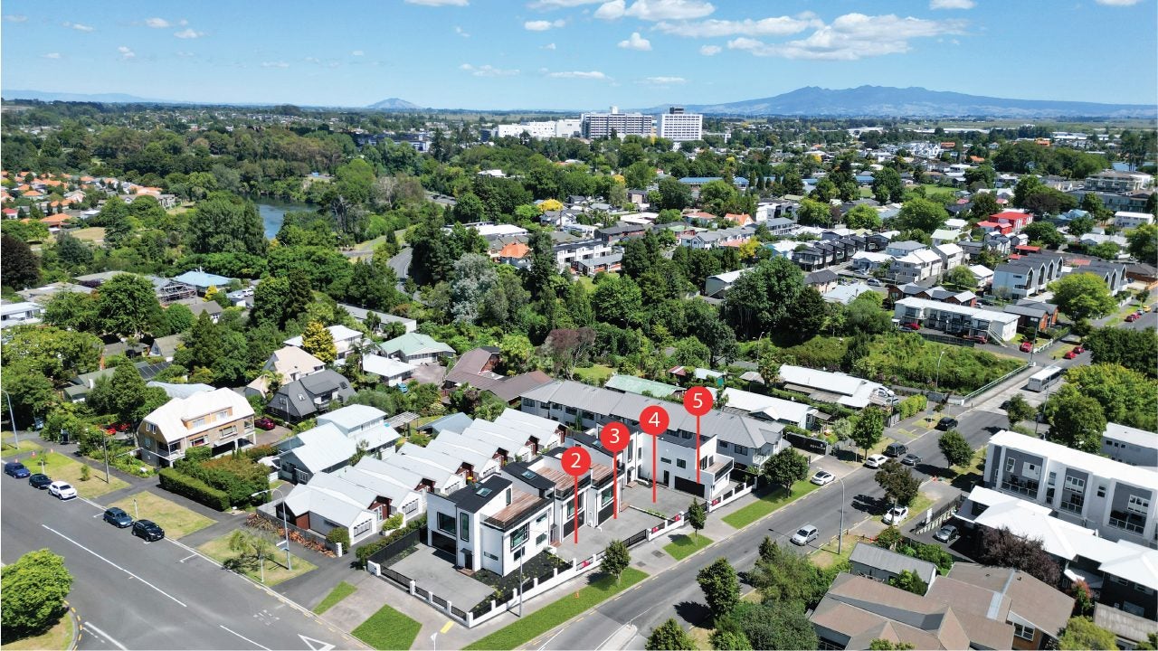 4/1 Palmerston Street, Hamilton Central, Hamilton - Carousel 18