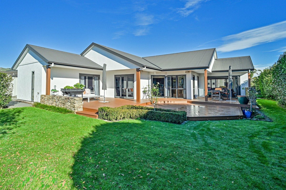 37 Fairview Place, Havelock North, Havelock North - Carousel 2