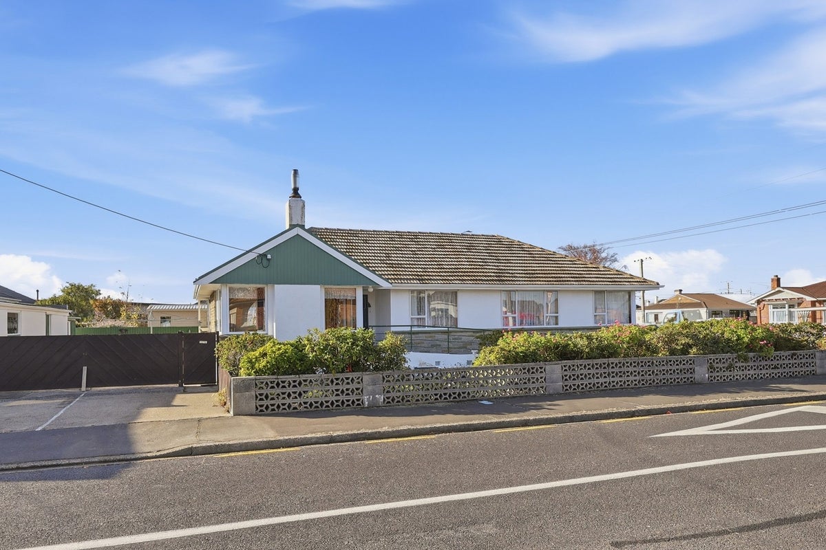 132 Macandrew Road, South Dunedin, Dunedin - Carousel 2