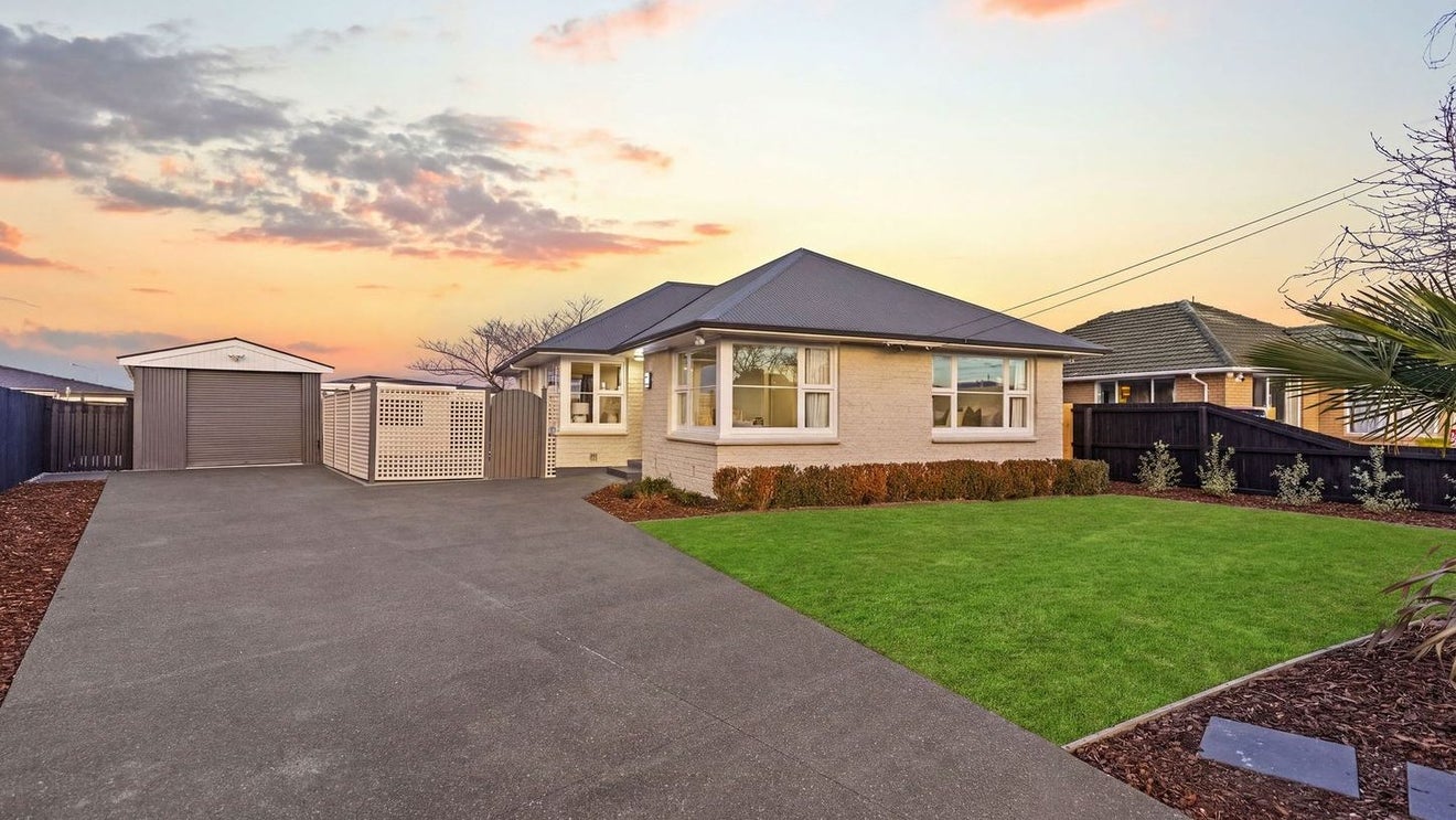 15 Vivian Street, Burwood, Christchurch - Carousel 1