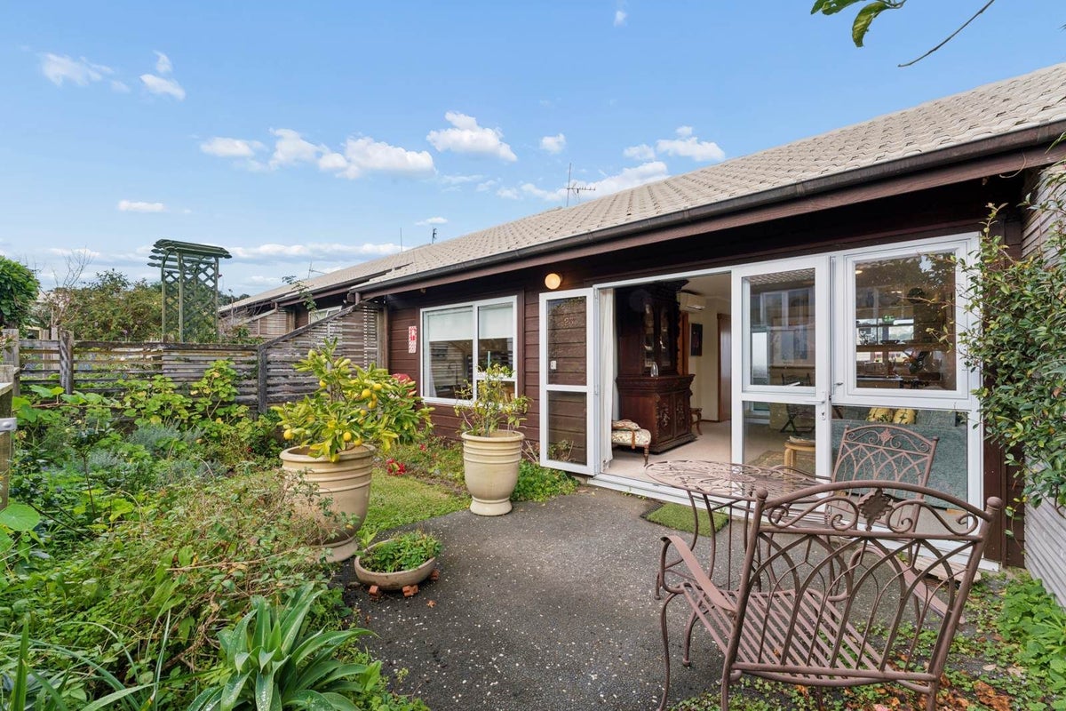 23/15 Puriri Street, Takapuna, Auckland - Carousel 2
