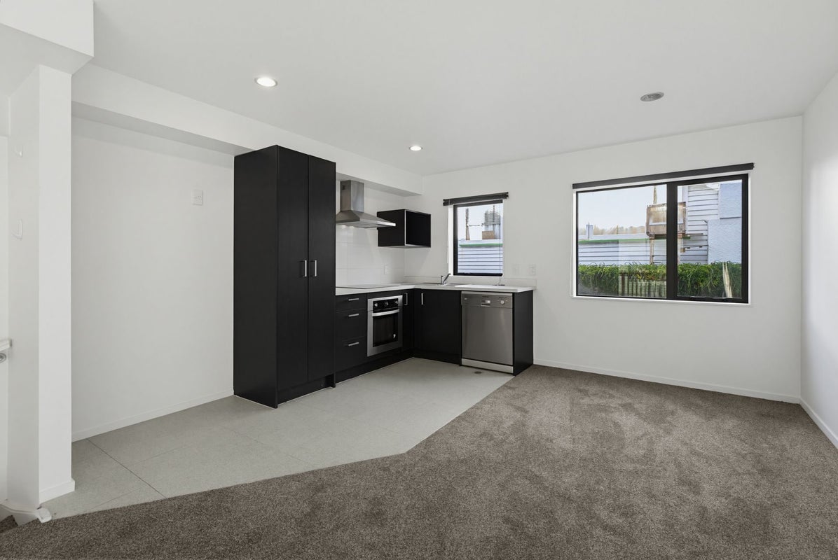 10/11 Gordon Place, Newtown, Wellington - Carousel 2