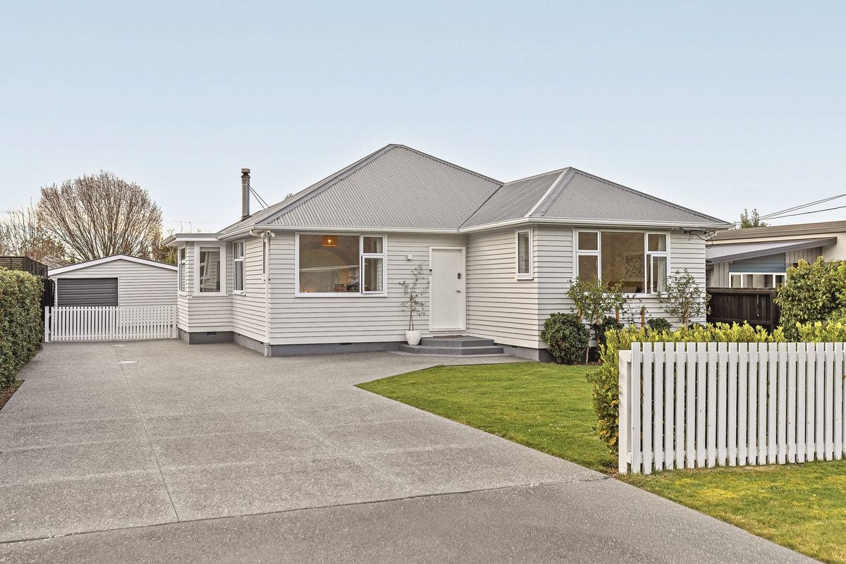 3 Leonard Place, Saint Martins, Christchurch - Carousel 1