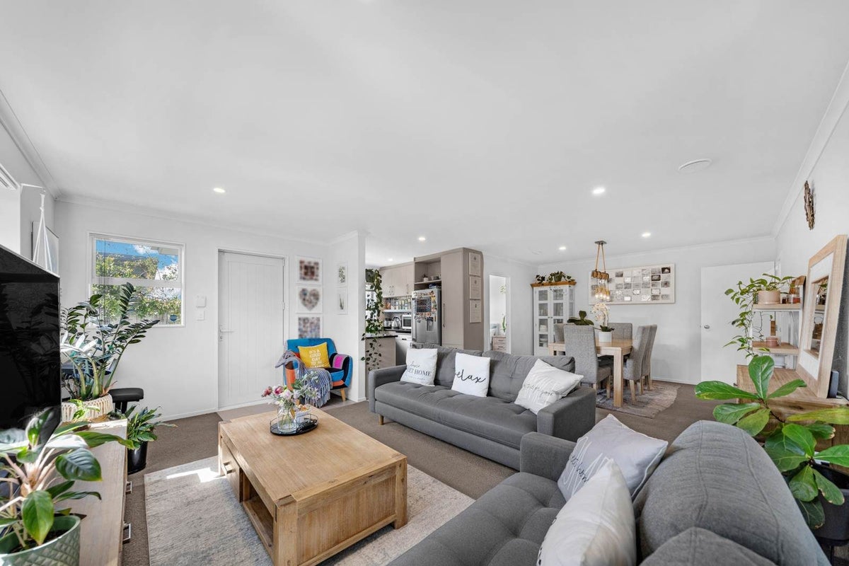 3 Totara Meadows Court, Wiri, Auckland - Carousel 1